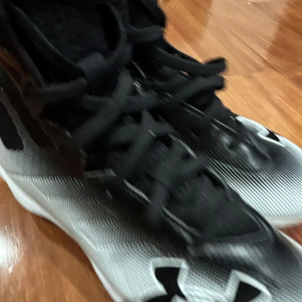 Under Armour Highlight High-Top Football Cleats Black/White size 2.5Y